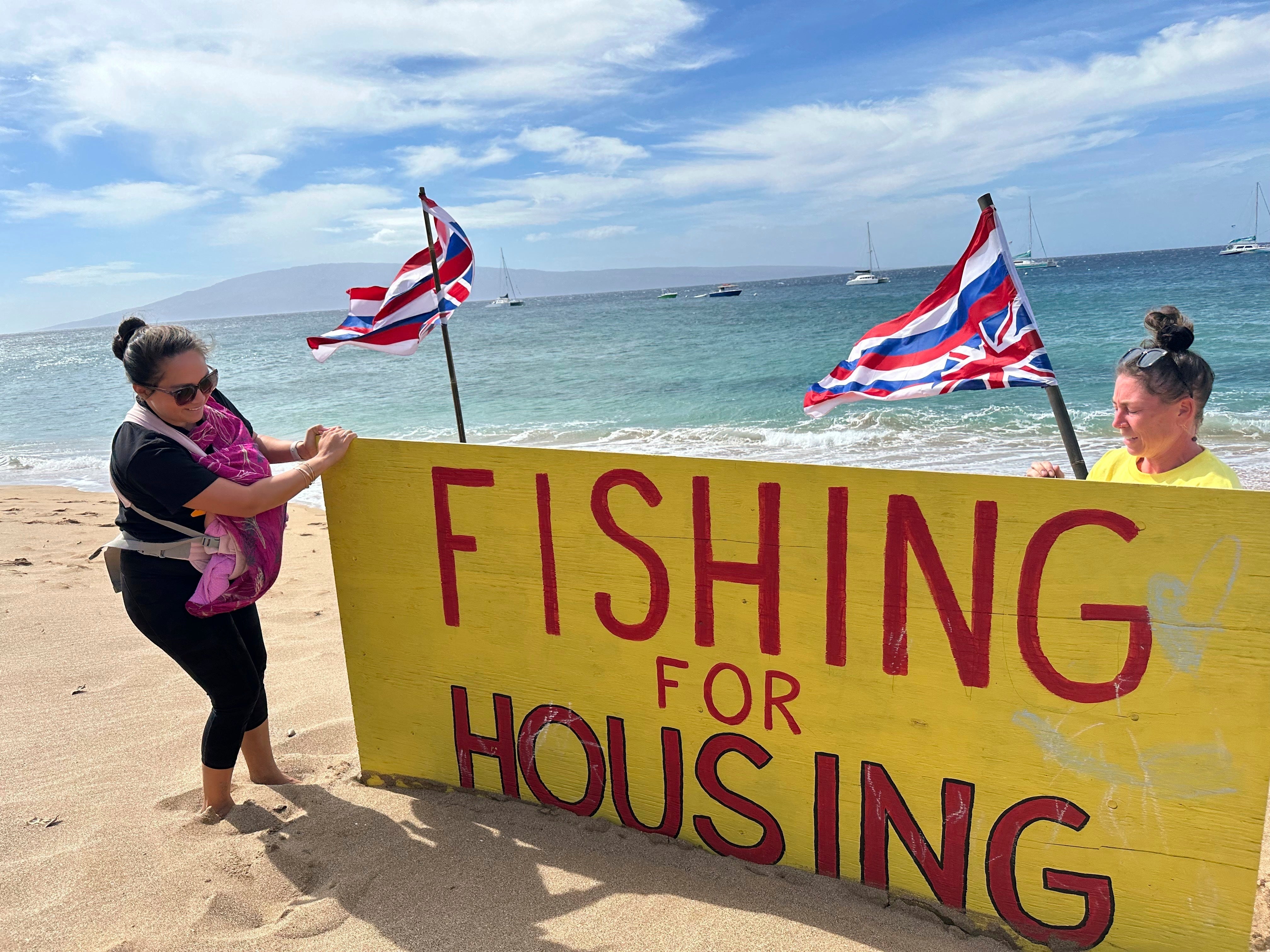 Maui wildfire survivors camp on the beach to push mayor to convert