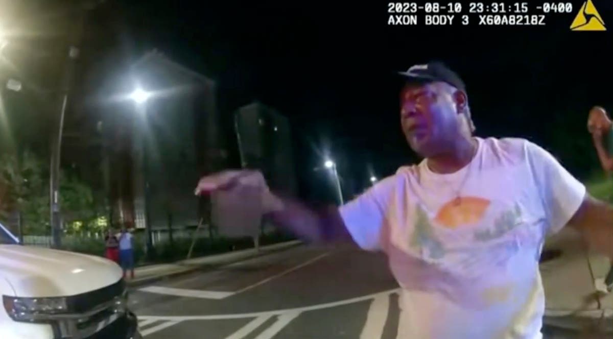 Кадри от бодикамера показват как възрастен Дийкън от Атланта е смъртоносно ударен от полицията