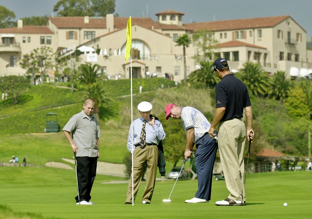 Еди Меринс, „Малкият професионалист“, който имаше огромно влияние върху голфа в Ел Ей, почина на 91
