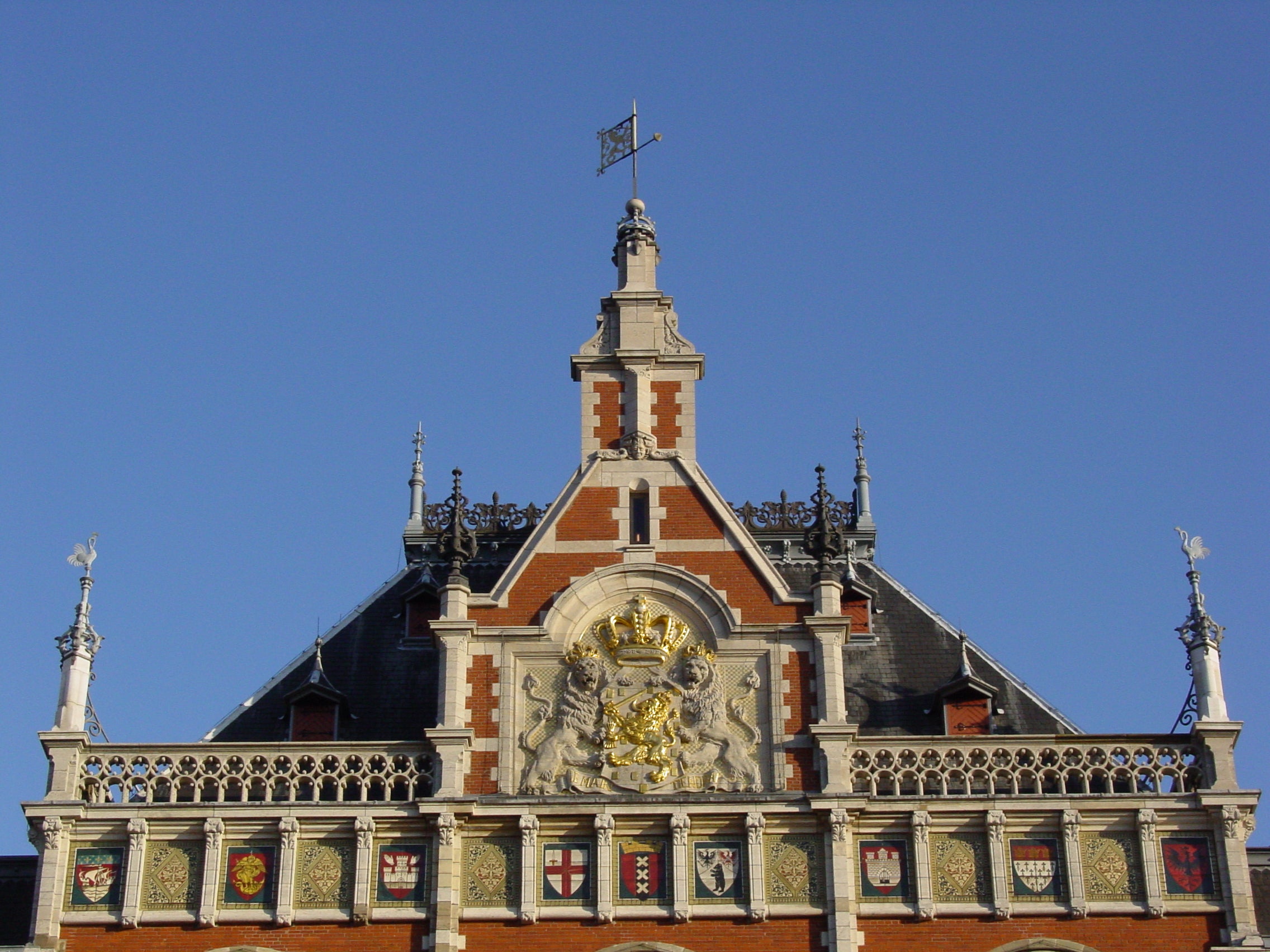 <p>Centraal casting: Amsterdam’s beautiful main station is getting an overhaul – with Eurostar dropping trains to London as a result</p>