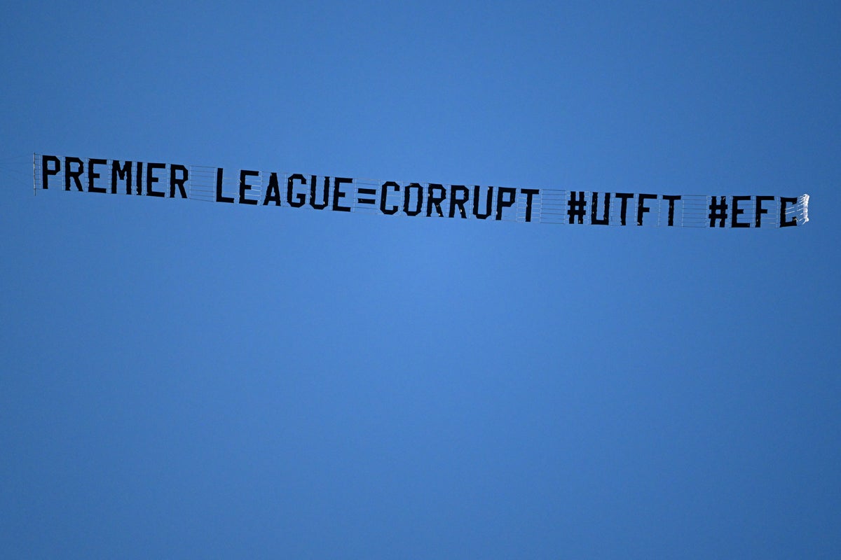 Everton fans fly plane over Etihad Stadium protesting the Premier League
