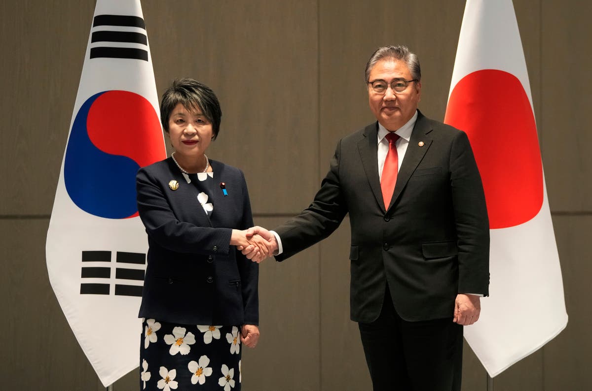 Висши дипломати на Южна Корея, Япония и Китай се срещат, за да подновят тристранната среща на върха, да съживят сътрудничеството