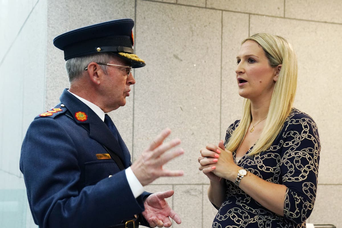 Donohoe дава „пълна подкрепа“ на ирландския министър на правосъдието и комисар на Garda