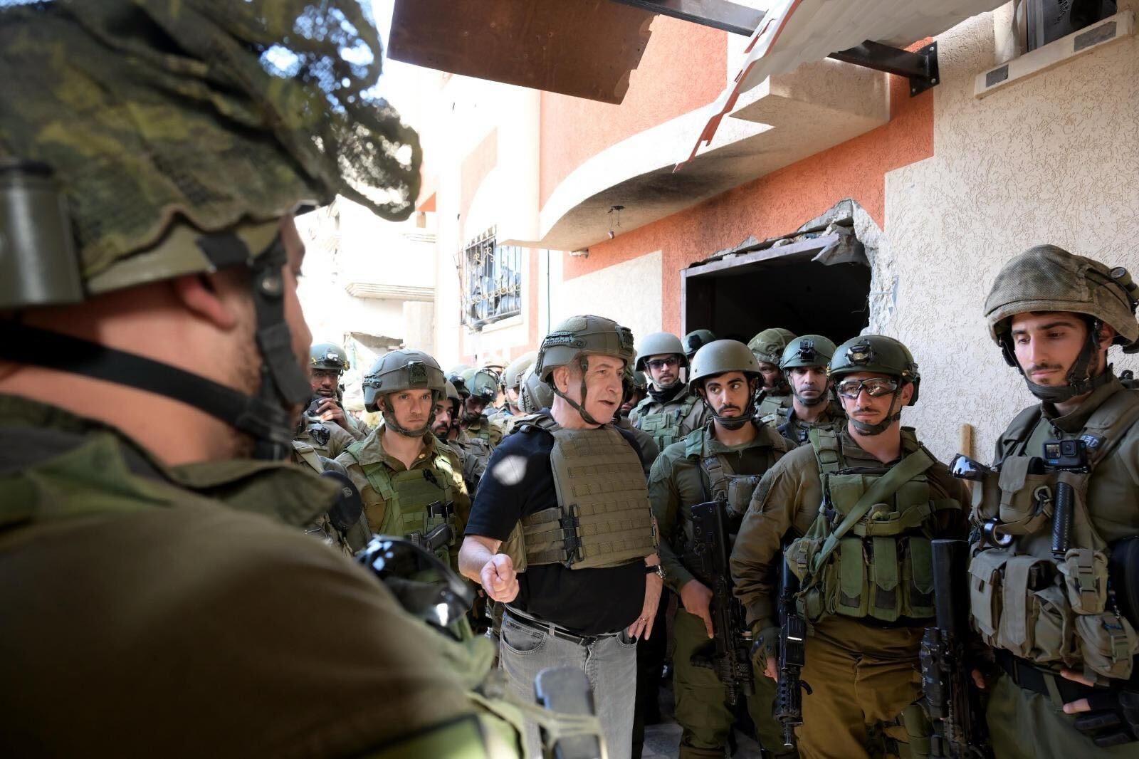 Prime Minister Benjamin Netanyahu, today visited in the Gaza Strip, where he received security briefings with commanders and soldiers and visited one of the tunnels that has been found