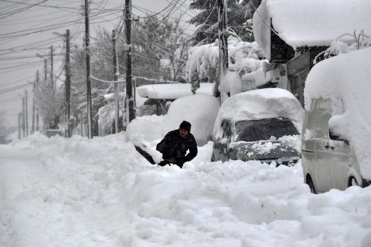 Обилен снеговалеж в Румъния, България и Молдова остави 1 човек загинал и много без електричество