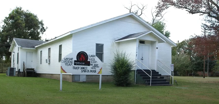 Bishop accused of 'squatting' in historic Arkansas church - Vimarsana News