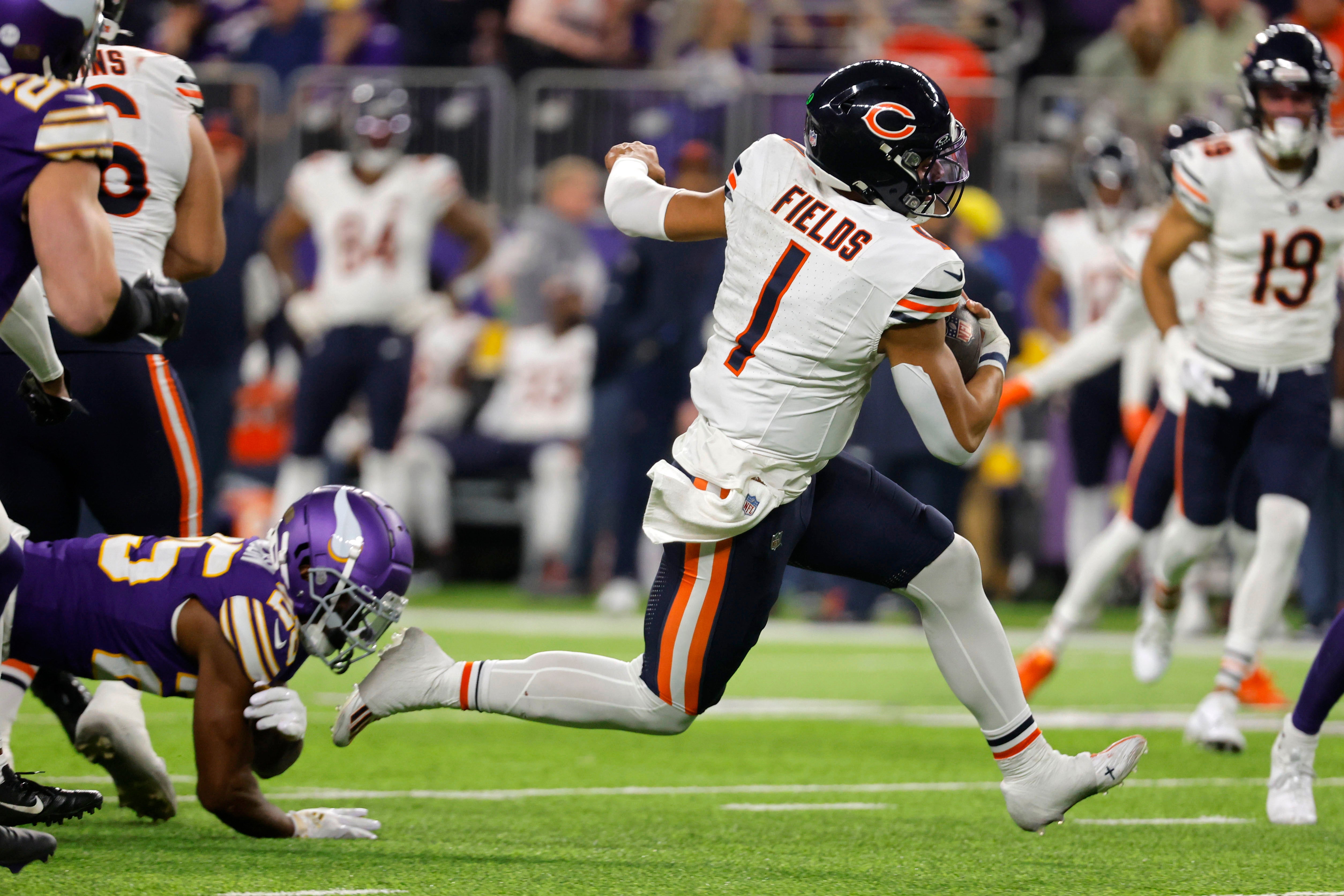 Bears Outlast Vikings 12-10 On 4th Field Goal By…