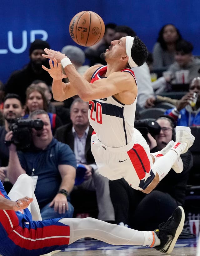 WIZARDS-PISTONS