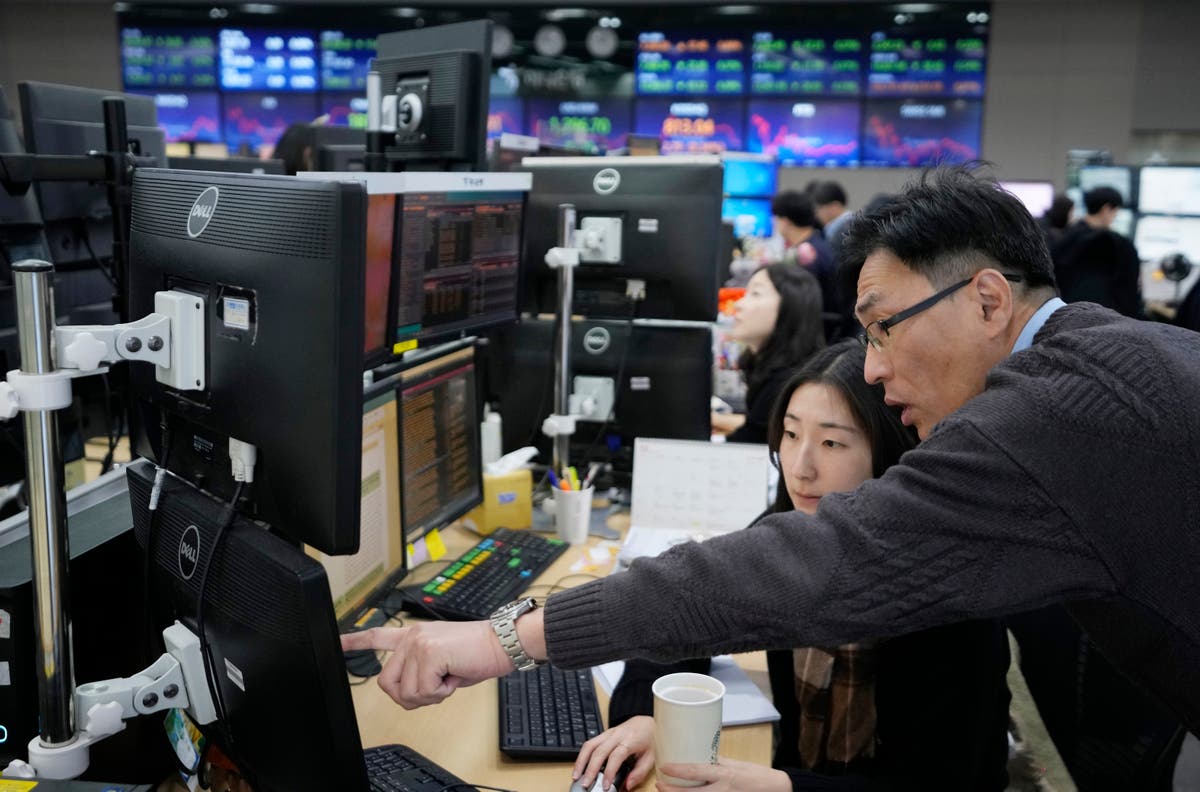 Фондов пазар днес: Азиатските акции са смесени преди данните за потребителското доверие и цените в САЩ