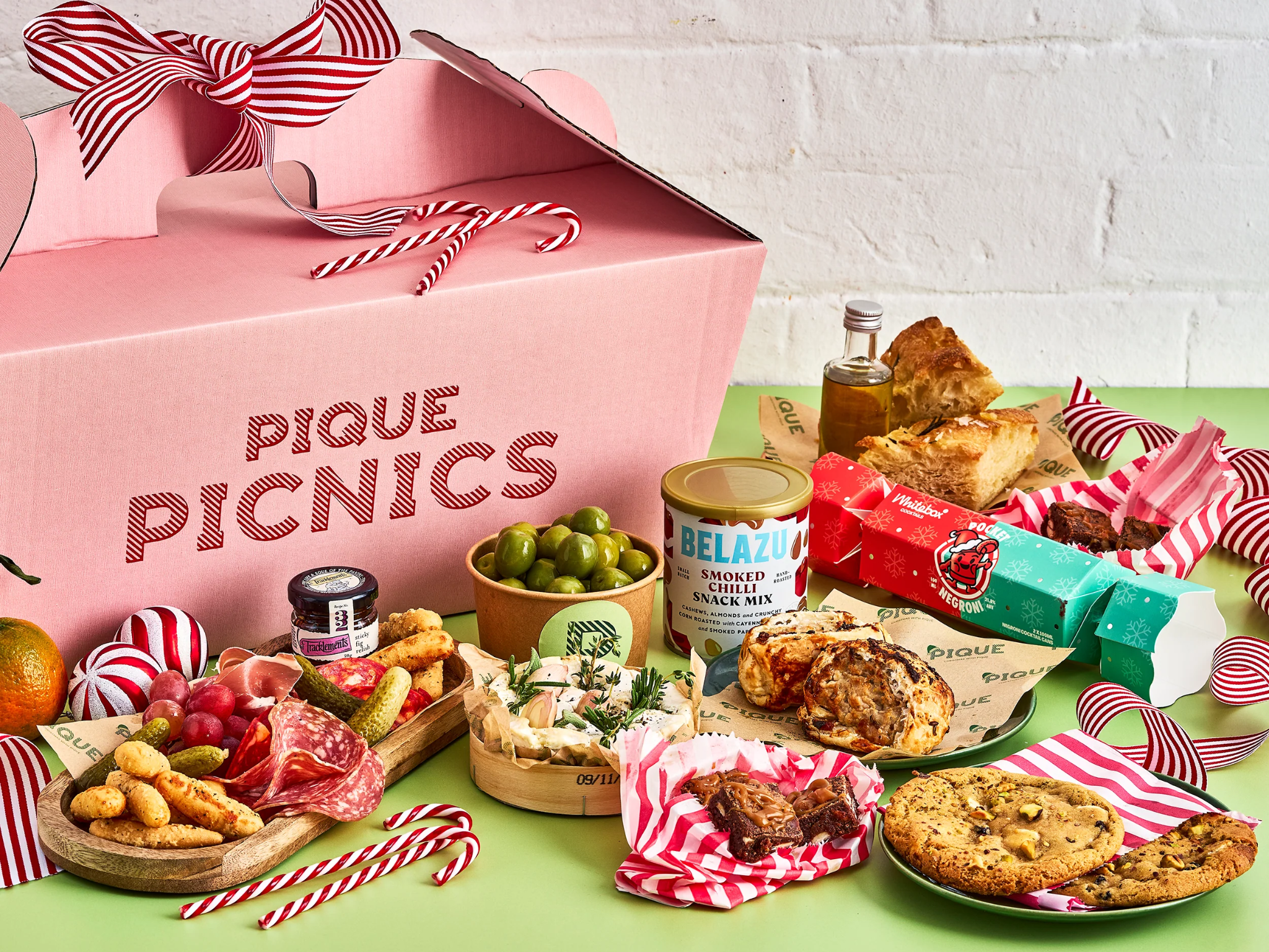 Pique a Whitebox Christmas hamper