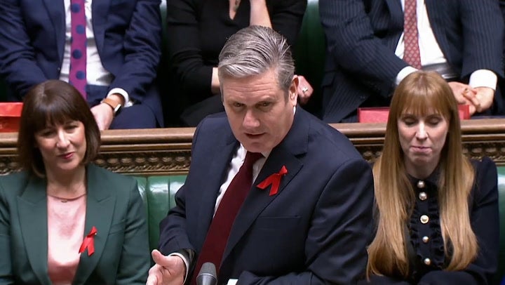 <p>PMQs: Starmer accuses Sunak of ‘losing his marbles’ in Greek artifact jibe.</p>