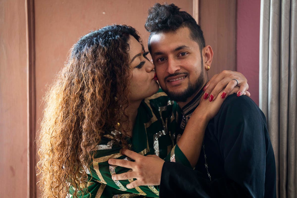 Знаменателно като първи еднополов брак в Непал