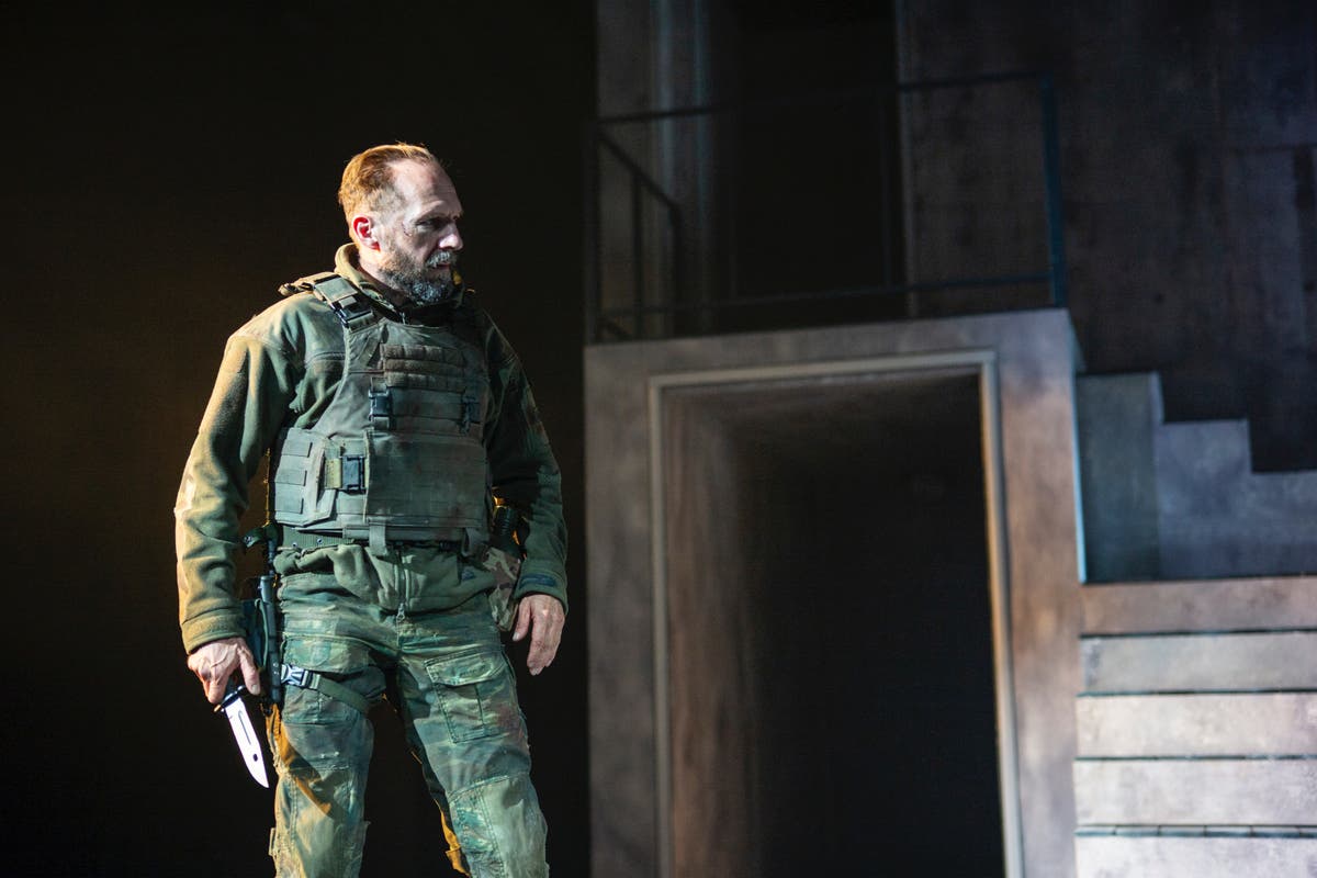 Macbeth review: Blood splatters galore as Ralph Fiennes becomes a brutal Scottish king