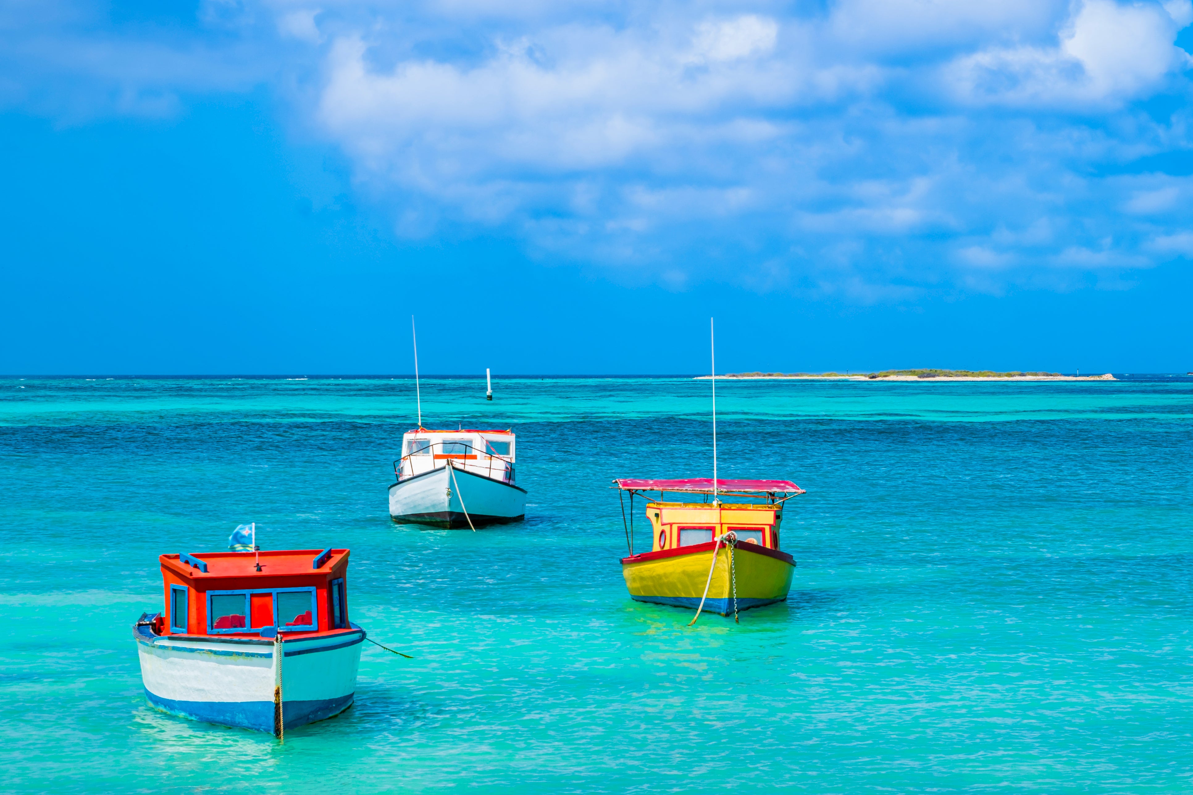 With around 300 days of annual sunshine, Aruba is one of the Caribbean’s sunniest hotspots