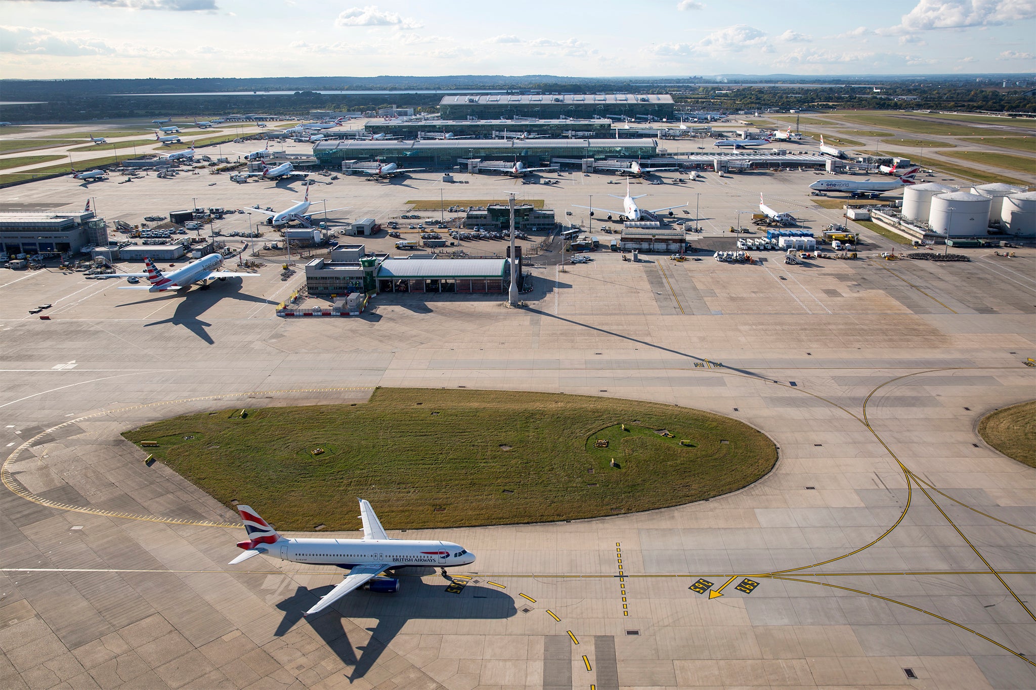 Rachel Reeves is set to back the third runway at Heathrow in a bid for growth