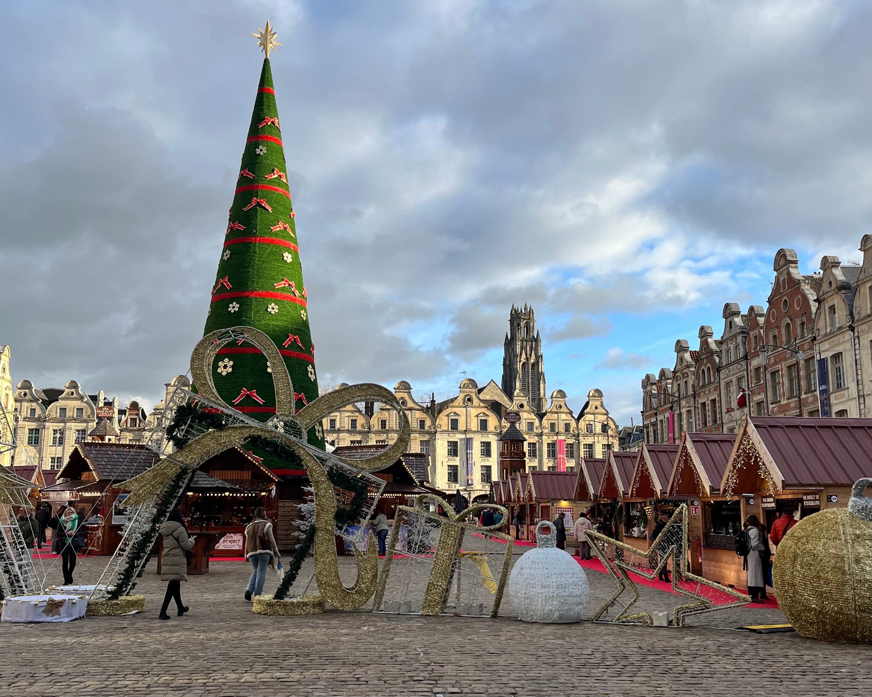 Arras has a bigger Christmas market than Lille, but fewer crowds