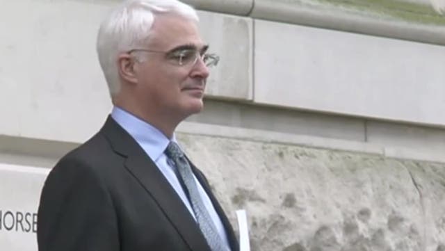 <p>Alistair Darling: Moment former chancellor stands down as MP in resurfaced clip.</p>