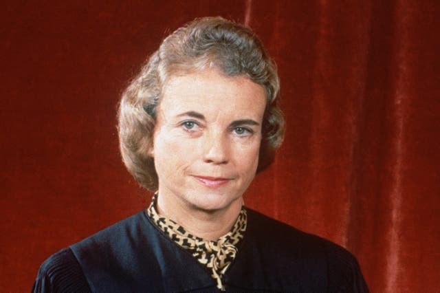 <p>Supreme Court Associate Justice Sandra Day O'Connor poses for a photo in 1982</p>