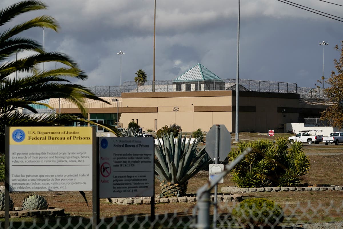 Бивш поправителен служител във федералния затвор в Калифорния получава 5 години за сексуално насилие над затворници