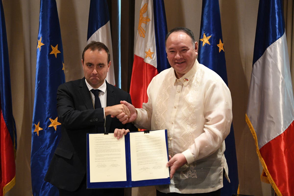Франция и Филипините обмислят пакт за сигурност, който да позволи съвместни военни бойни учения