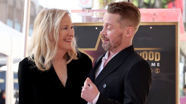 <p>Macaulay Culkin reunites with Home Alone 'mother' at Walk of Fame ceremony</p>