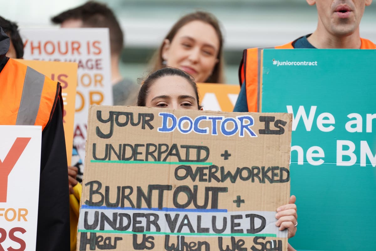 Health Secretary tells of ‘respect’ for junior doctors before strike talks