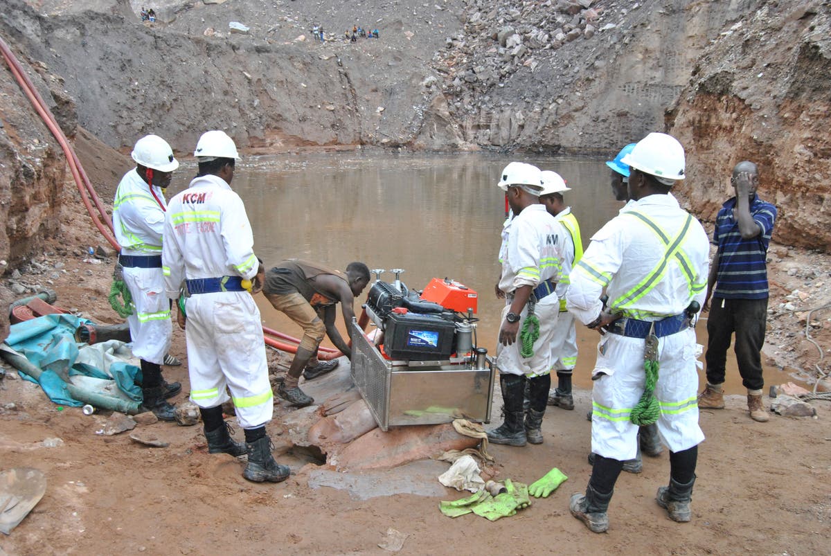 Миньорите копаеха медна руда в открития рудник Seseli в град