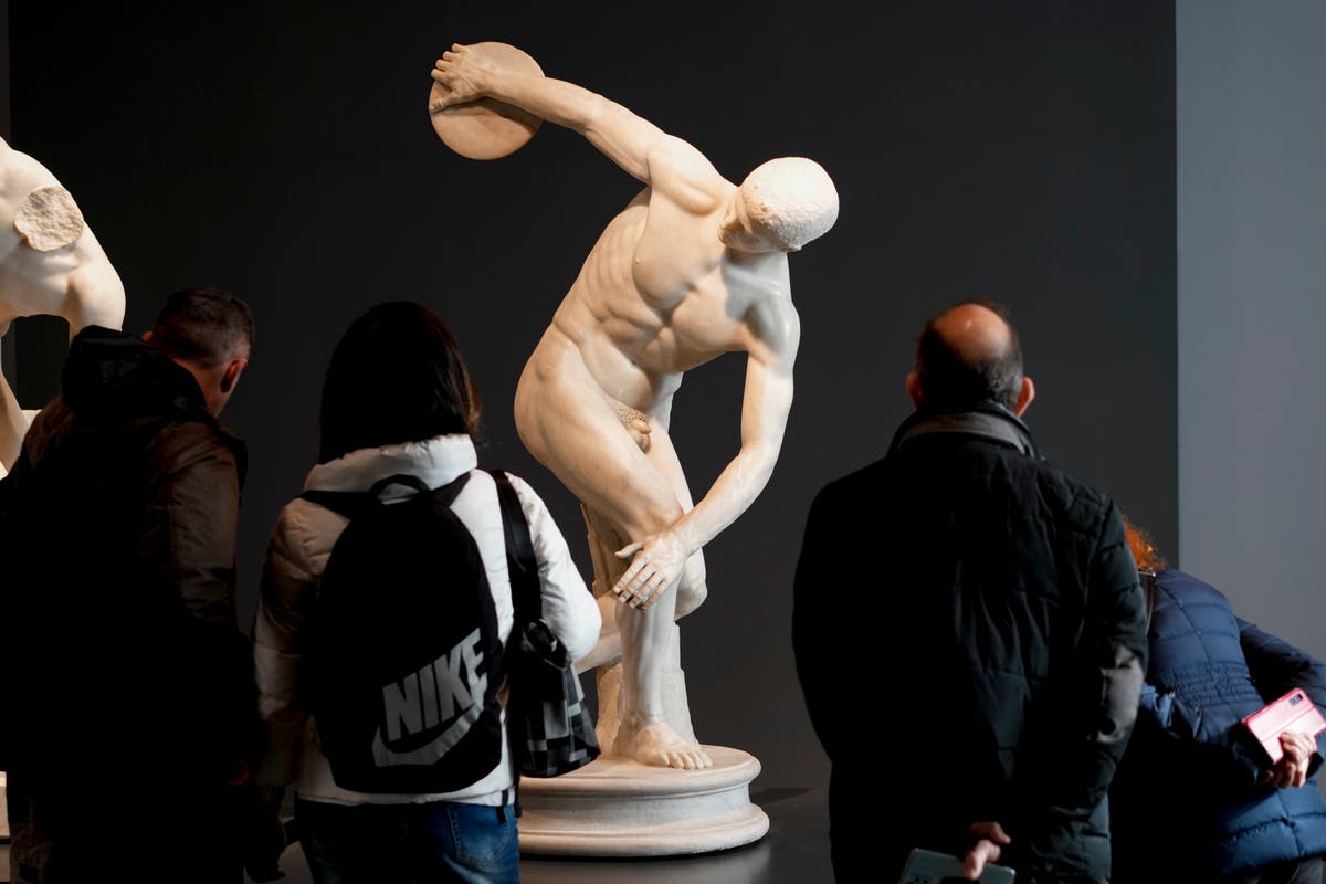 Спорът възникна, когато директорът на Националния римски музей поиска мраморната