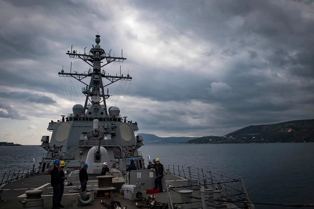 Запознати сме с доклади относно атаки срещу USS Carney и