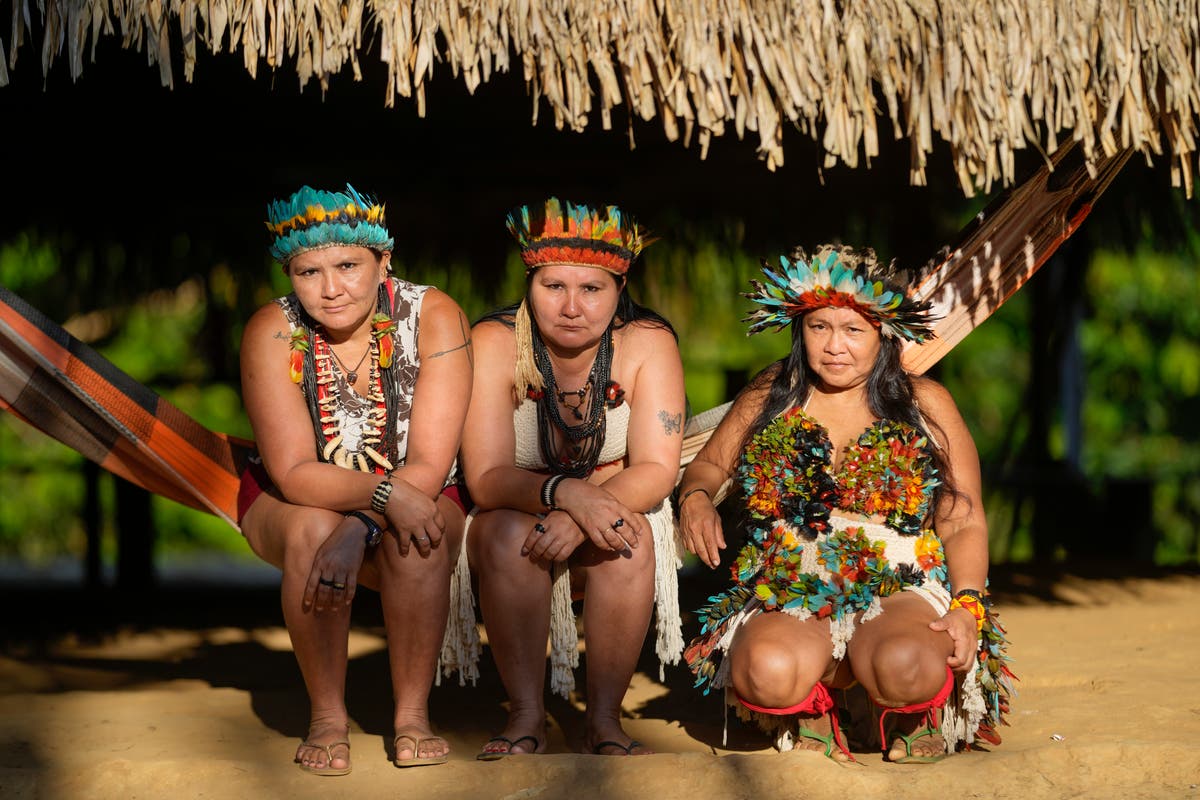 В Амазонка местните жени връщат малко племе от ръба на изчезването