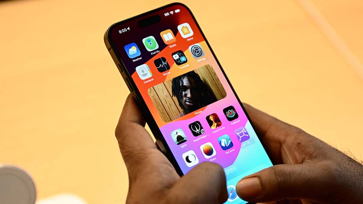 Beeper Mini: Apple locked in fight with app that brings iMessages to other devices - Vimarsana News