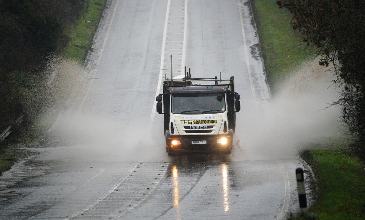 Weather today: The Met Office issues 10 new warnings as heavy rain falls in Britain