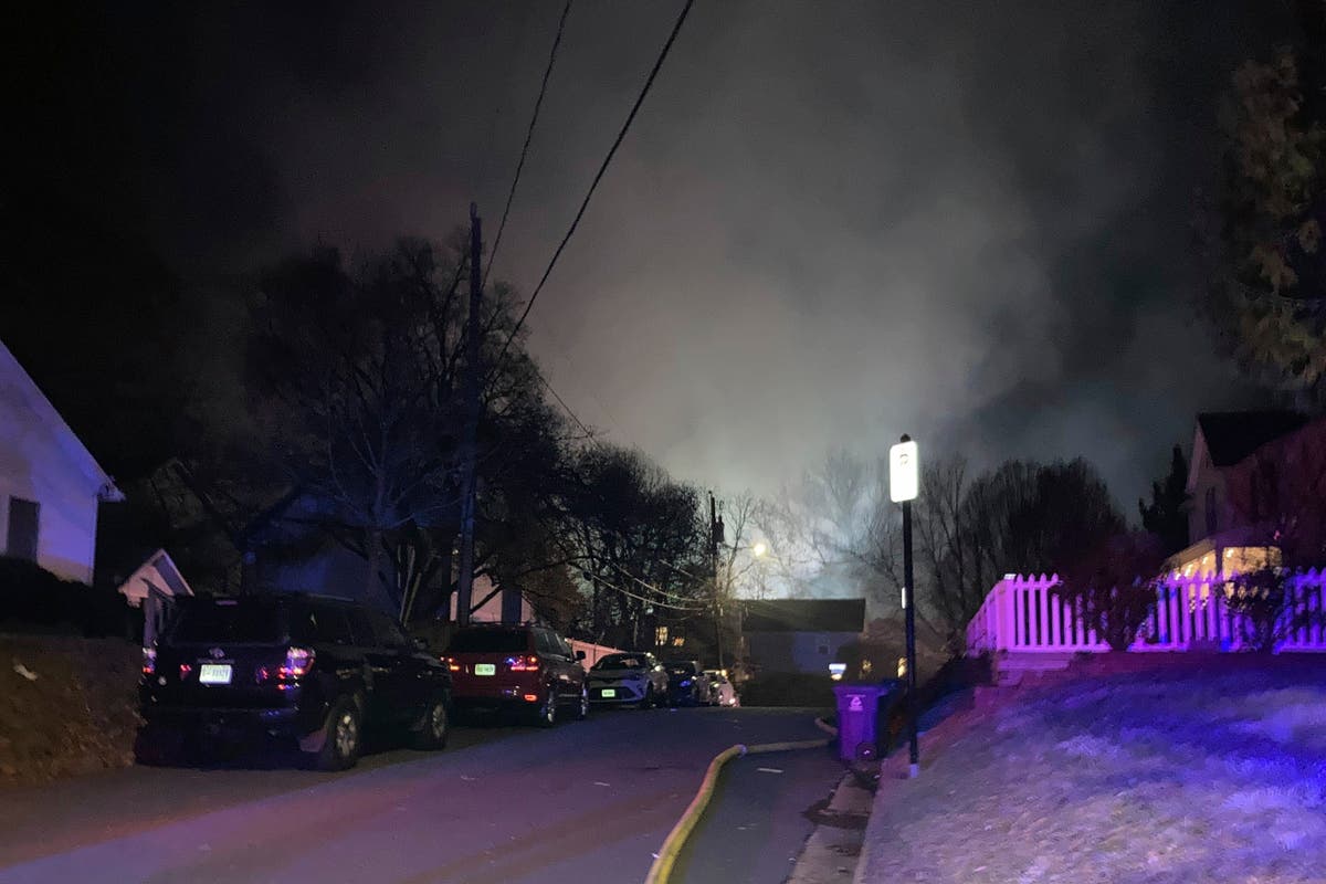 Полицията във Вирджиния разследва експлозия в къща, където служителите се опитваха да връчат заповед за обиск