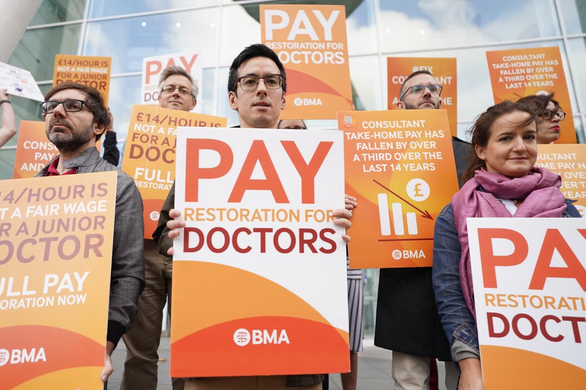 Junior doctors to stage longest strike in NHS history after talks break down