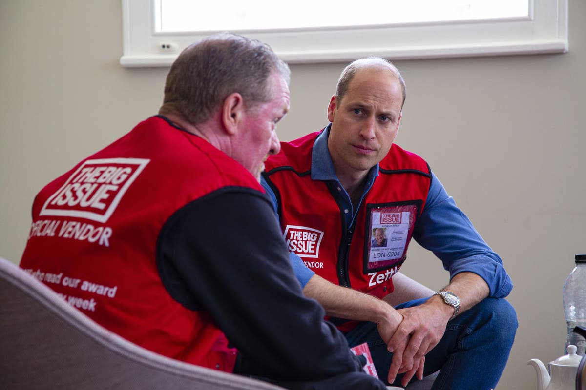 William joins Big Issue seller in London again