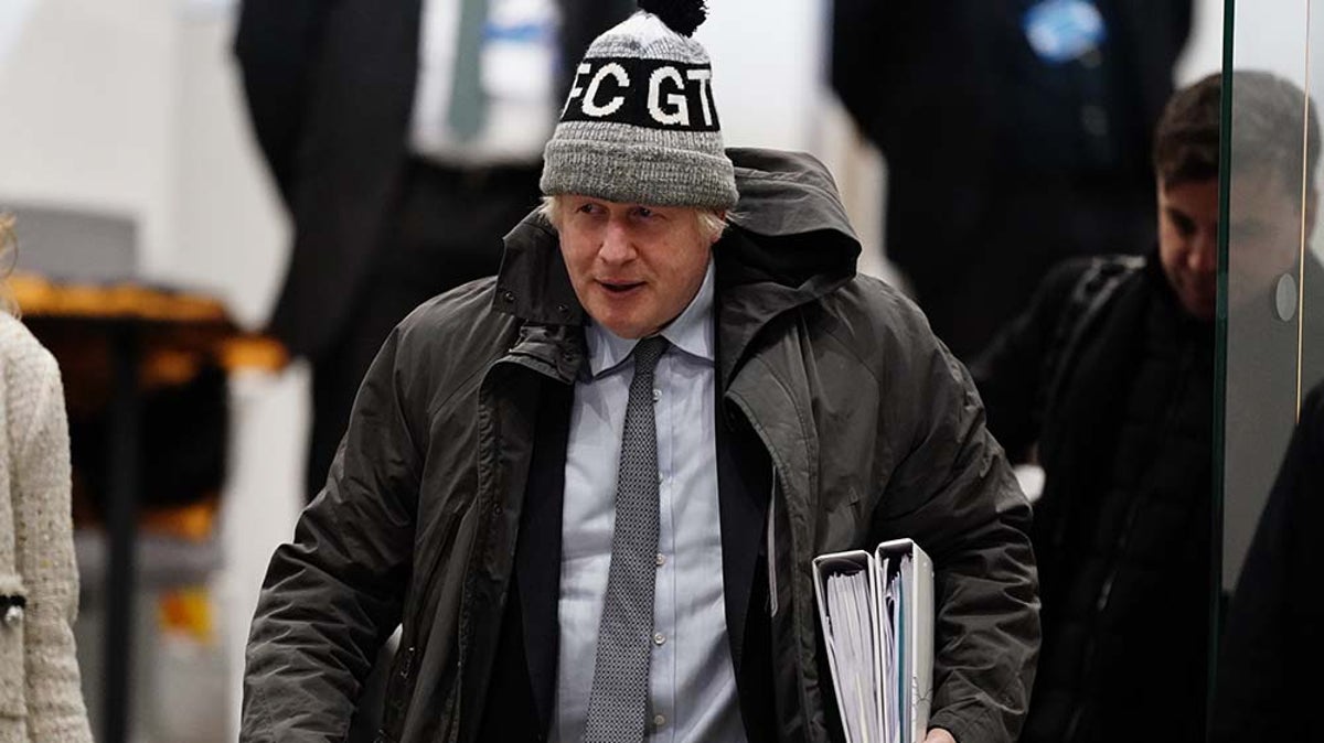 Boris Johnson booed by protesters as he leaves Covid inquiry