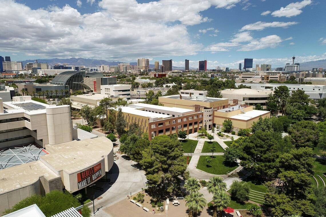 Las Vegas Capturing Dwell Suspect Killed After A Number Of Victims Reported On Unlv Campus 