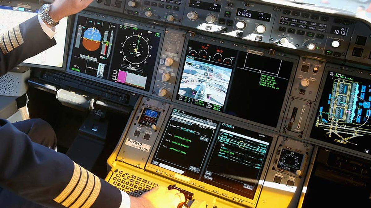 Pilot reveals ‘lie’ they always tell passengers on flights