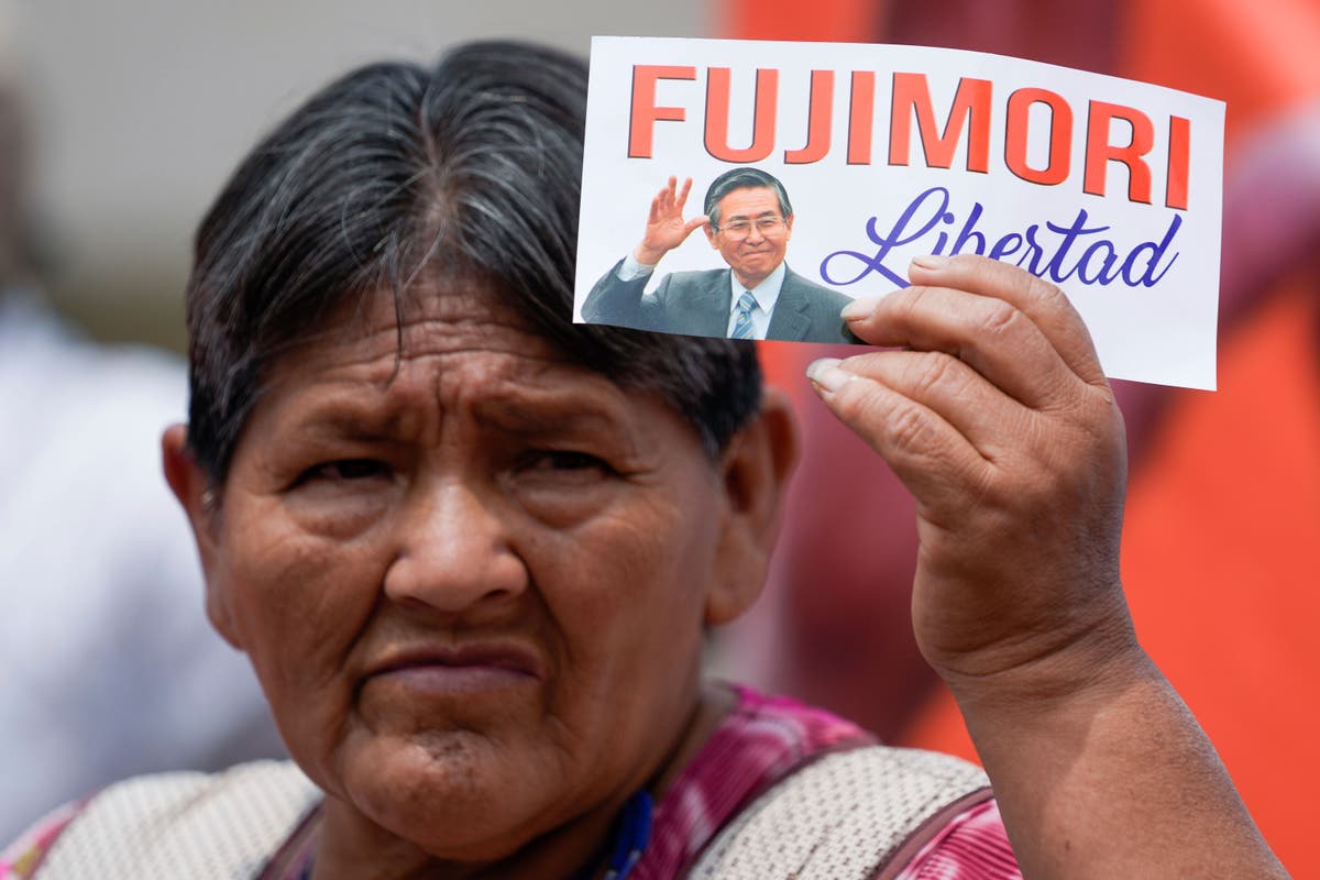 Фухимори който управлява Перу от 1990 до 2000 г беше
