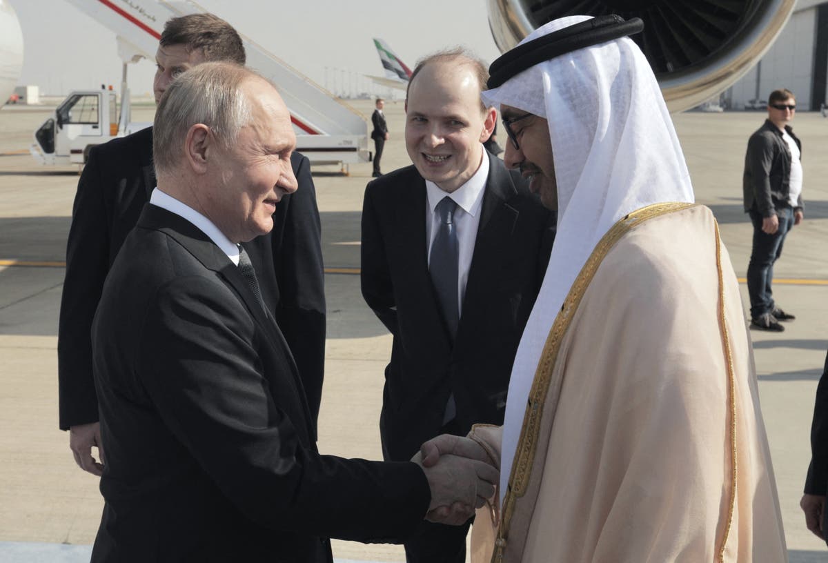 Самолетът на Путин, ескортиран от четири изтребителя Су-35, на рядко пътуване от Русия до Близкия изток