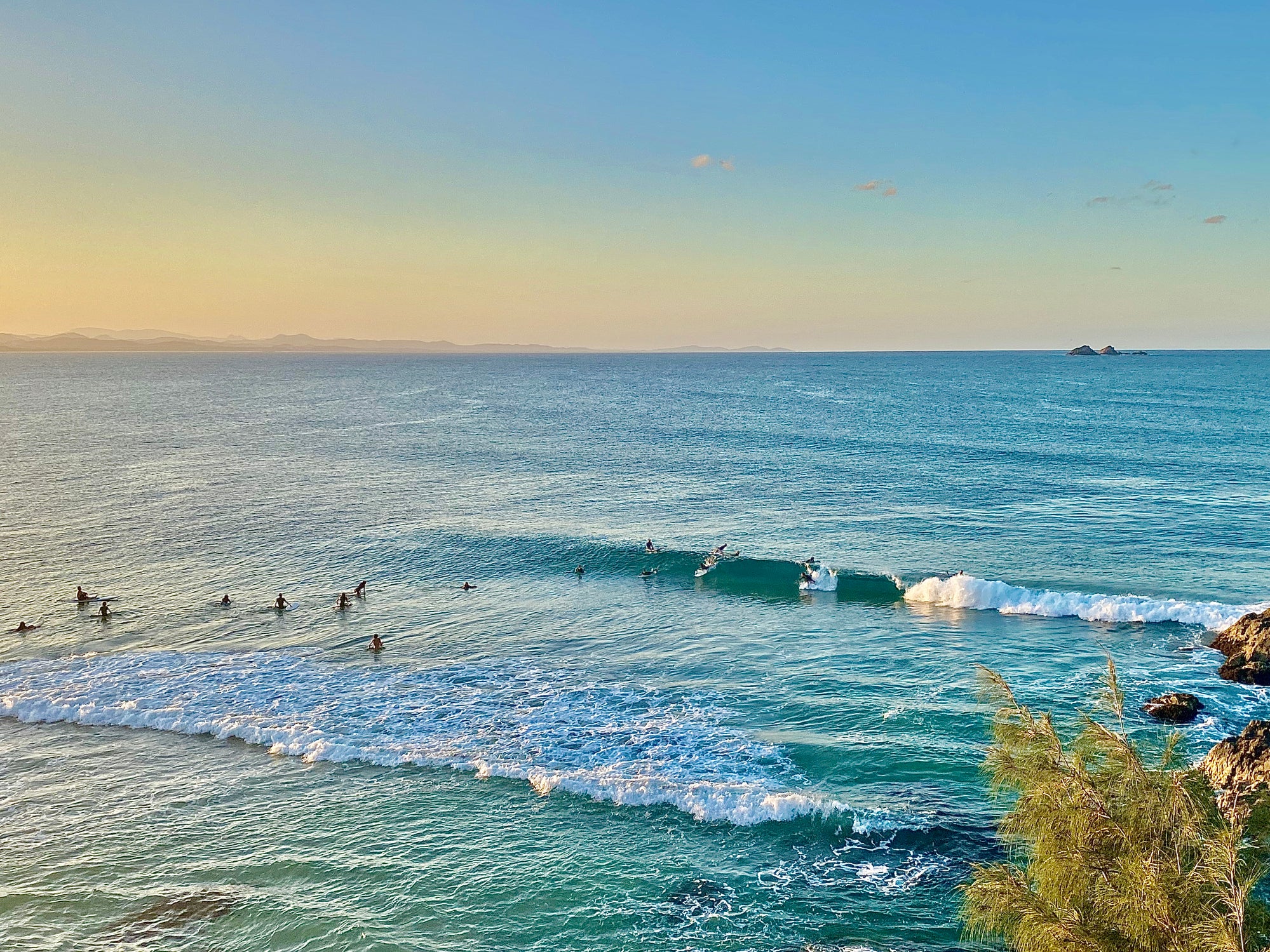 Surf está em alta na famosa costa leste da Austrália