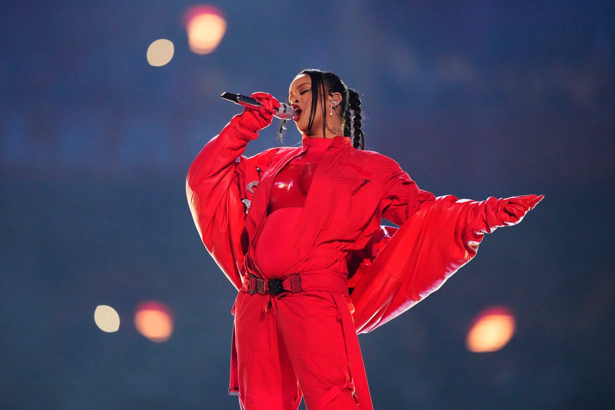 Super Bowl halftime show: The 10 greatest performances, from Rihanna to Prince