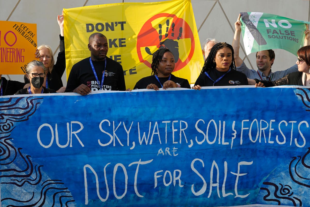 След ден на почивка на срещата на върха за климата, преговарящите на COP28 се връщат към изкопаемите горива