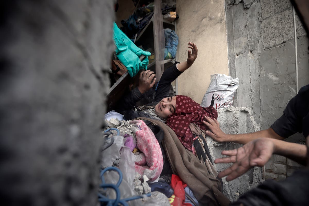 Кръвопролитие, страх, глад, отчаяние: палестинците се опитват да оцелеят в новата глава на войната в южната част на Газа