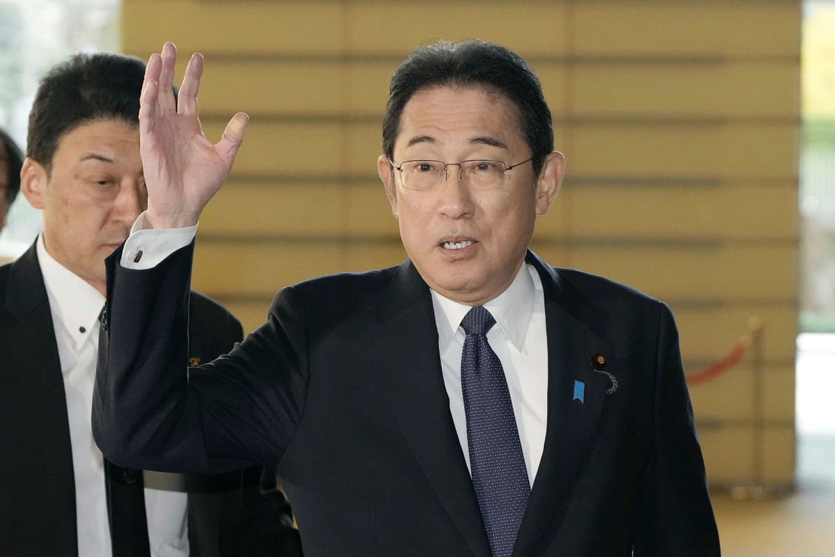 Кишида обещава, че ще предприеме подходящи стъпки преди разместването на кабинета, за да се справи с партиен скандал