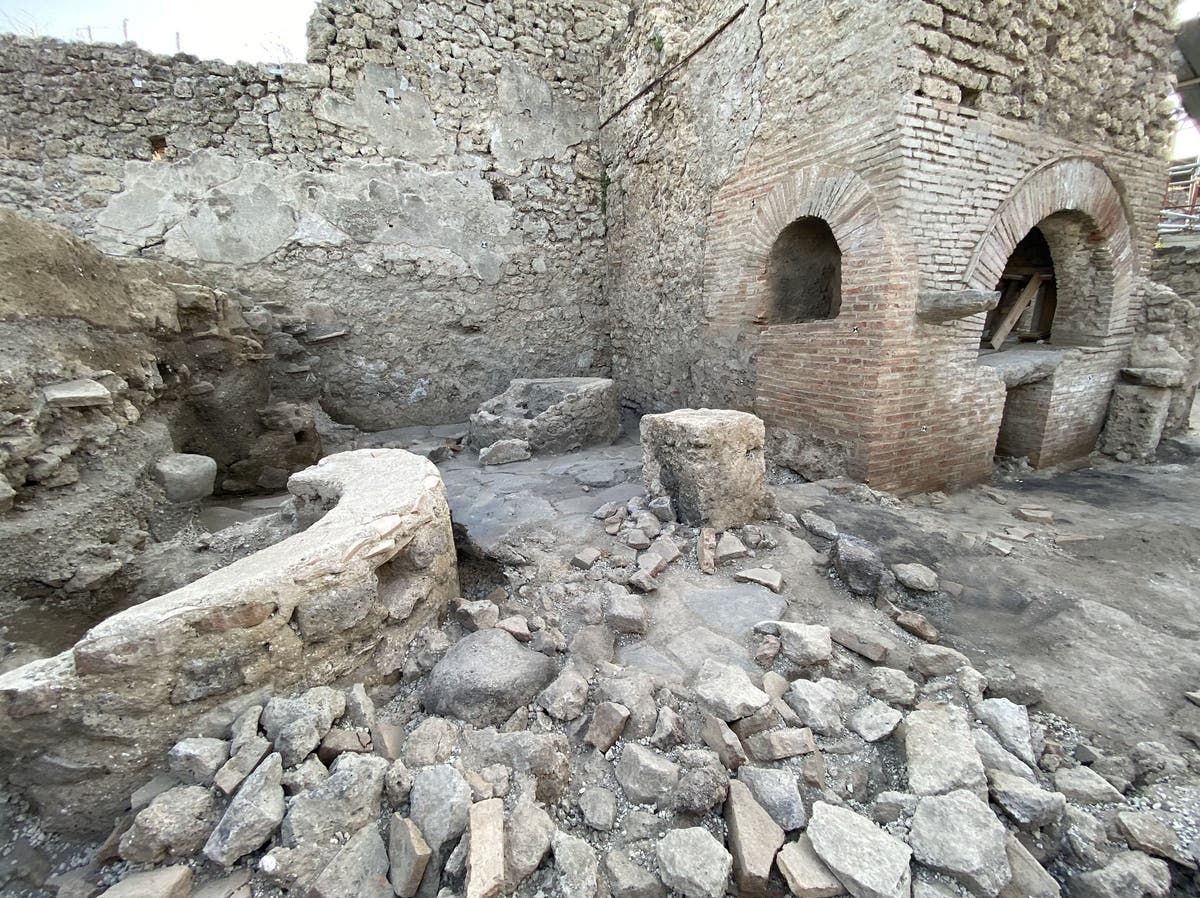 Археолози откриват „затвор“ от древна пекарна в Помпей