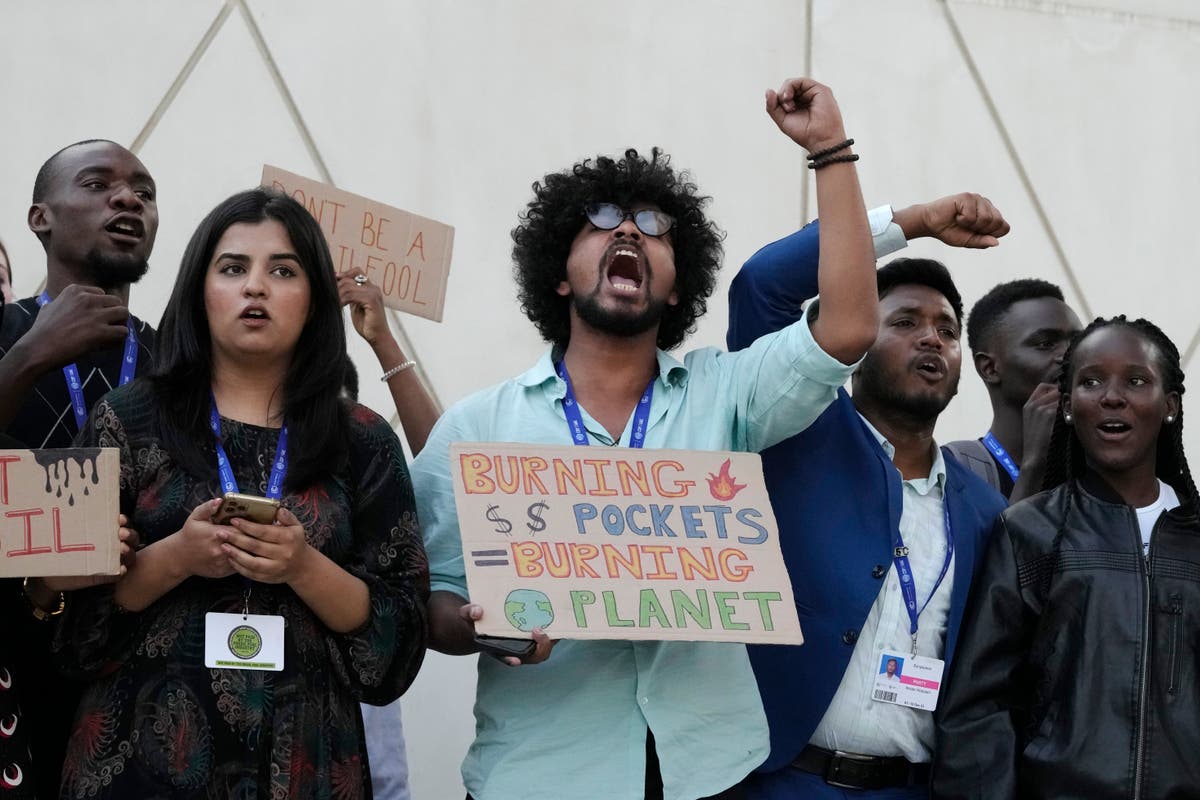 Докато преговорите за климата на ООН наближават критичното време, активистите планират „ден на действие“, за да притиснат преговарящите
