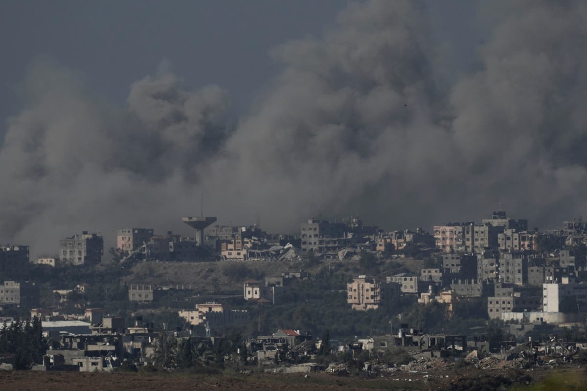 Израел продължава с бомбардировките върху Газа, включително в райони, където каза на цивилните да бягат