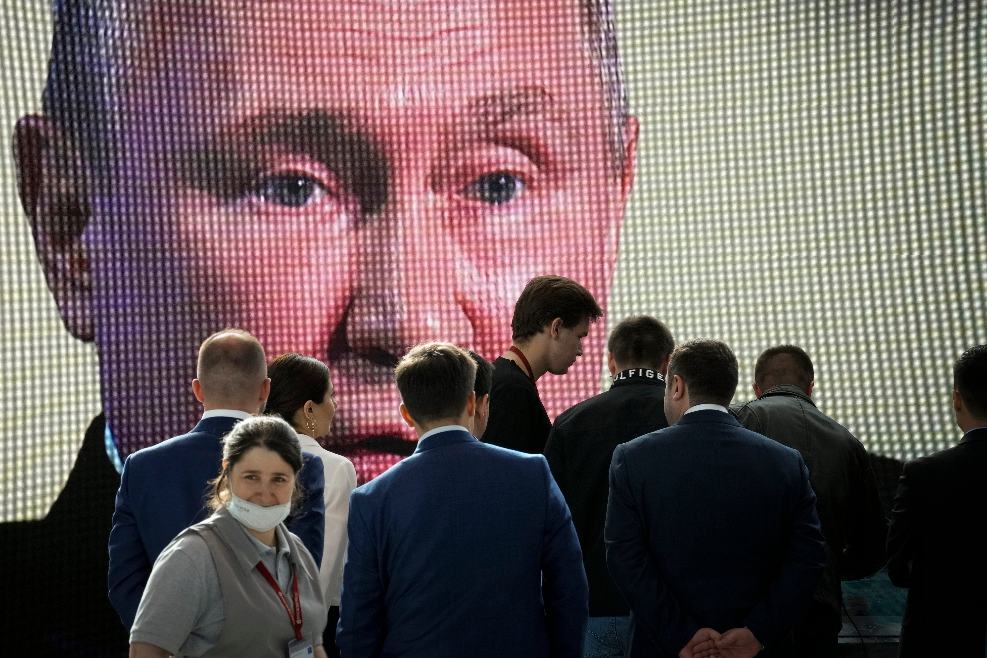 Defectors are driven by anger at the government of President Vladimir Putin
