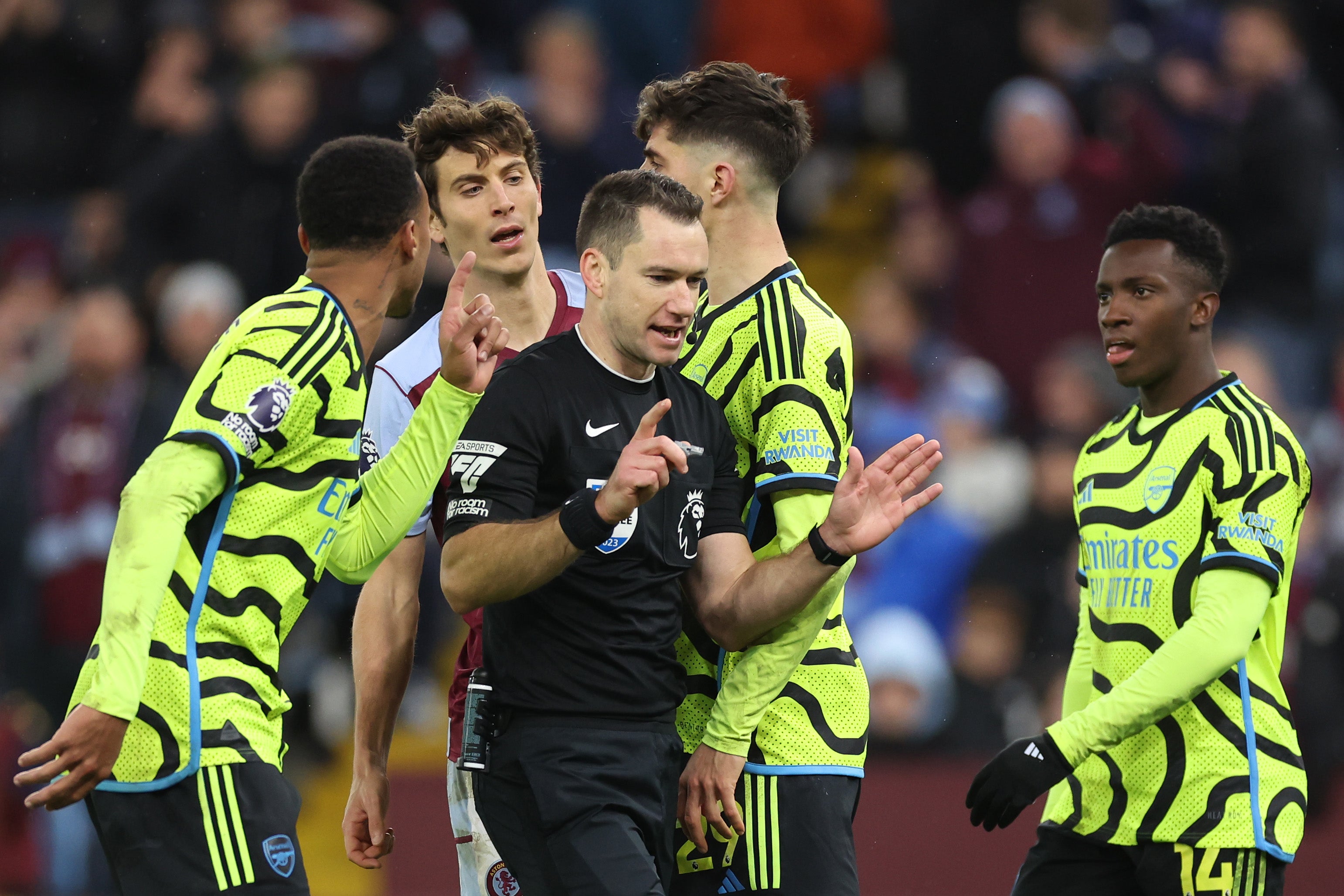 Arsenal fans fume at referee decisions in Aston Villa loss – 'The league  doesn't want us to win' | The Independent